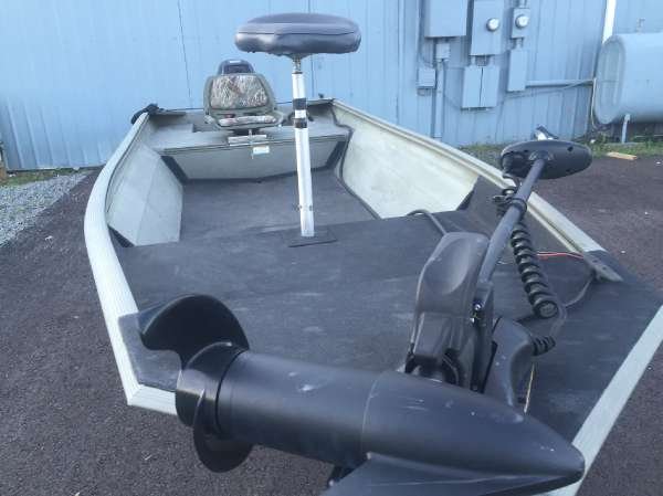 14 ft 2008 Lowe R1542V Roughneck used Jon boat $3,495 in Bloomsburg ...